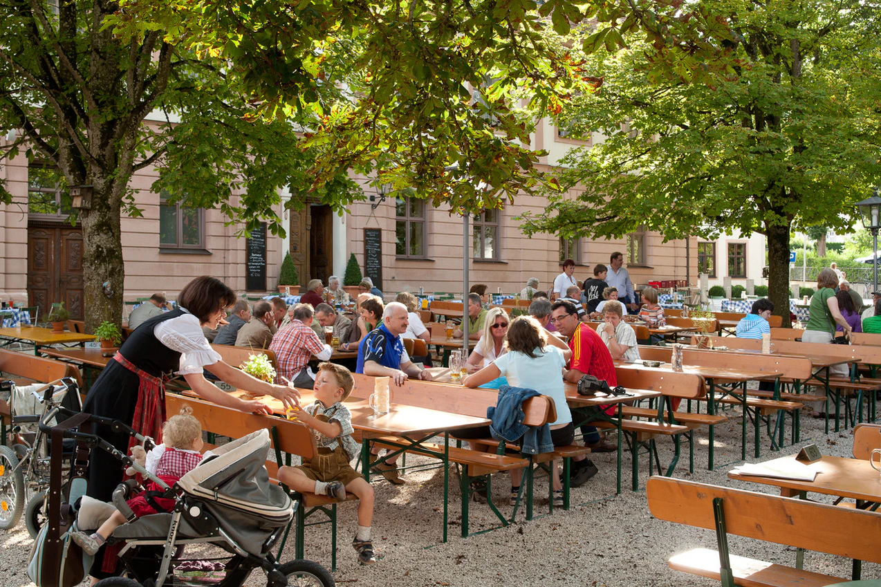 Ursberg ( Klosterbiergarten )